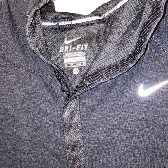 Black Nike running snap button quarter zip - Picture 3 of 4